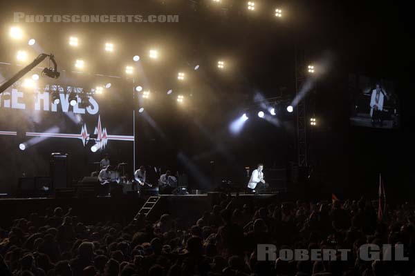 THE HIVES - 2019-07-06 - HEROUVILLE SAINT CLAIR - Chateau de Beauregard - Scene Beauregard - Per Almqvist - Niklas Almqvist - Arne Christian Jääskeläinen - Karl Johan Marcus Gustavsson - Mikael Karlsson Åström